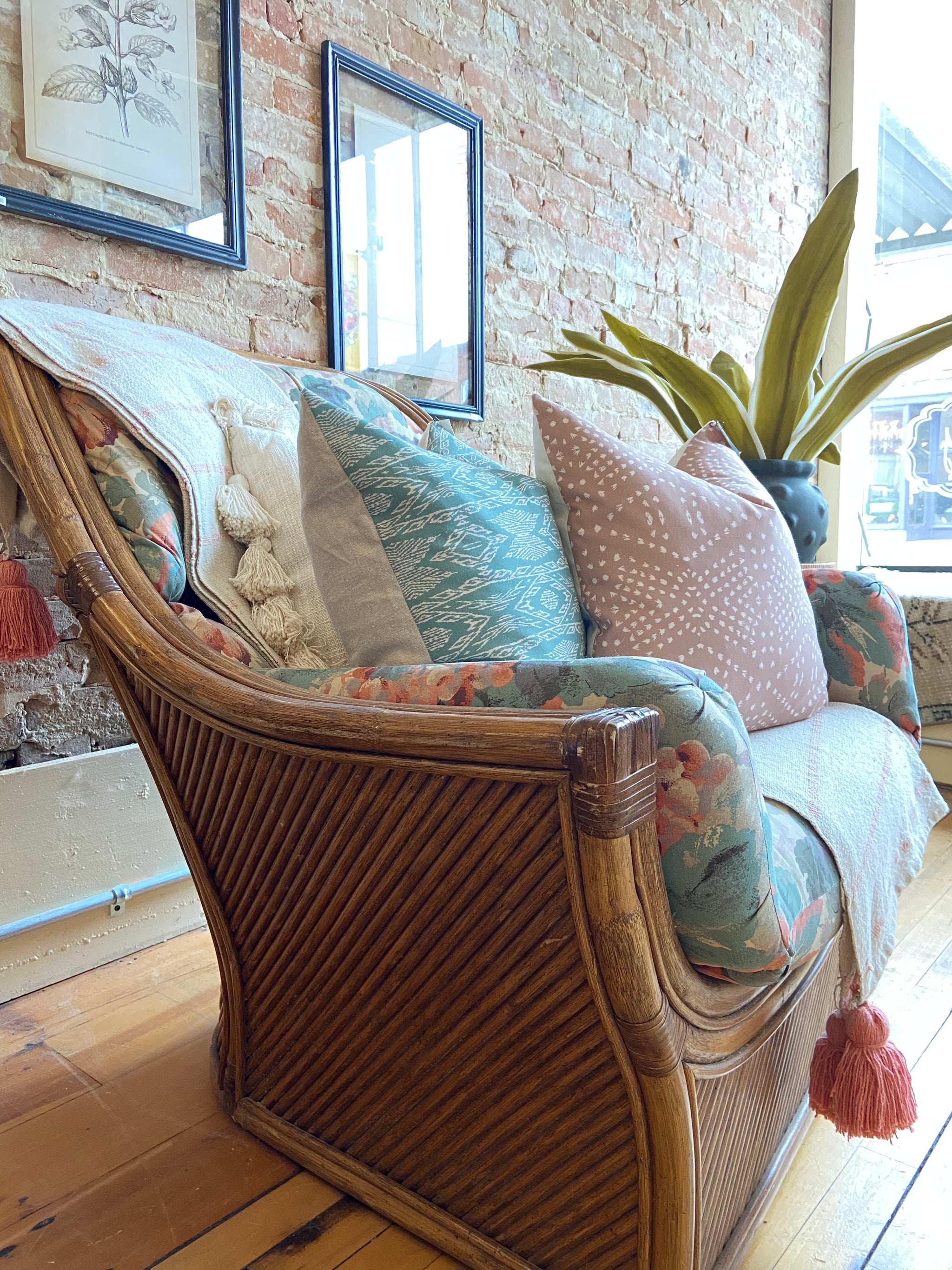 1人掛けソファ Old Rattan Chair Vintage Rattan Chair With Cushion | €50 | Whoppah
